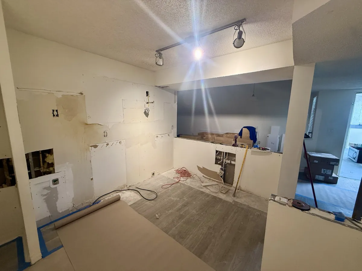 Kitchen before remodeling — Hollywood